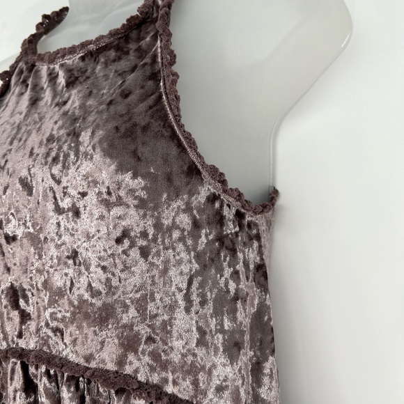 POL Sleeveless Crushed Velvet zippered racer back with lace trim NWOT - Picture 3 of 12